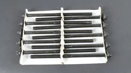 Болти головки блоку OM651 Sprinter 09-/Vito 10- (10шт) AJUSA 81044400