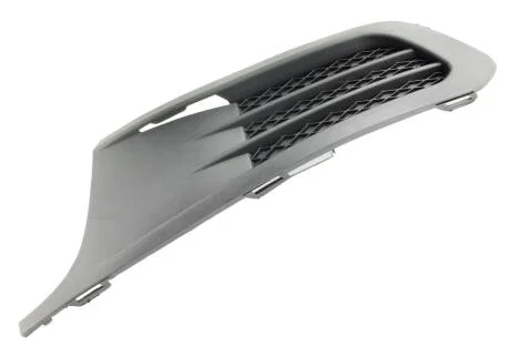Решітка в бампер на VW Jetta 2011-2015 AND 30853221