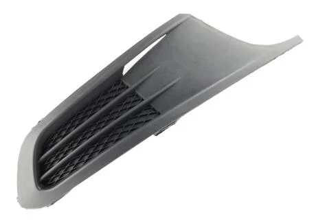 Решітка в бампер на VW Jetta 2011-2015 AND 30853222