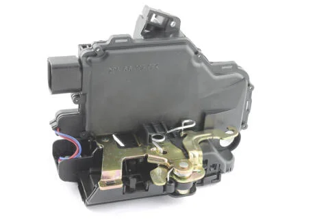 Замок двери передний левый VAG Leon Octavia Passat 96-10 AND 31837039