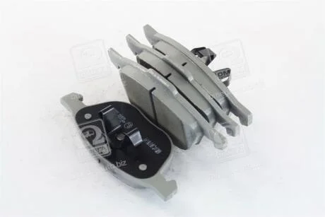 Гальмівнi колодки дисковi перед. Ford Focus II 04-/ Mazda Premacy 2.0 05- ASHIKA 50-03-300