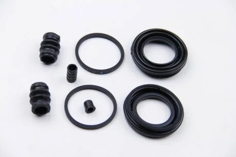 Ремкомплект гальмівного супорта передн Прав (діаметр поршня: 43) MITSUBISHI L200 NISSAN MAXIMA / MAXIMA QX IV, MAXIMA / MAXIMA QX V SUBARU FORESTER, IMPREZA, JUSTY III, LEGACY IV 1.5-3.0 10.97- AUTOFREN D4-783