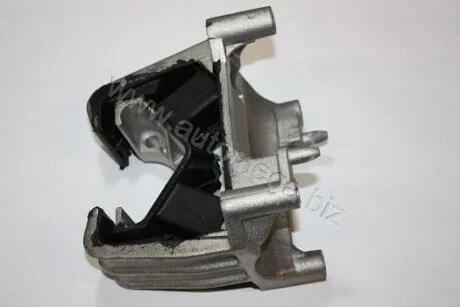 Опора двигуна зад. Opel Vectra B 1.6/2.0D 95-02 AUTOMEGA 130123710