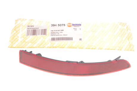 Светоотражатель бампера заднего левый AUTOTECHTEILE 394 5075