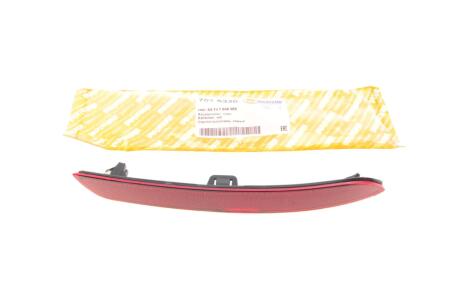 Светоотражатель заднего бампера AUTOTECHTEILE 701 6320