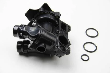 Водяний насос T5/A4/A6/A8/Octavia/Superb/Golf VI/Passat 1.8 TFSI 08- (з корпусом) BGA CP3784H