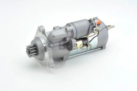 Стартер BOSCH 0 001 330 020