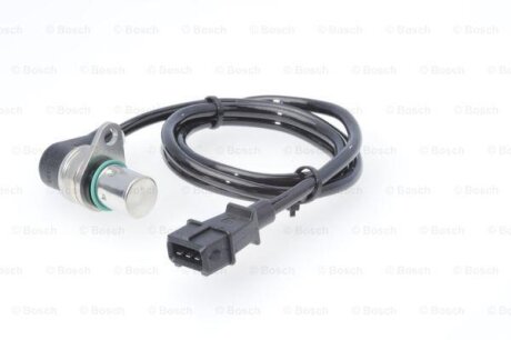 Датчик обертів колінвалу BOSCH 0 261 210 030 (фото 1)