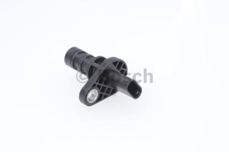Датчик положения коленвала 1.4 16V ft FIAT GRANDE PUNTO 05-18 ОЕ: BOSCH 0 261 210 318