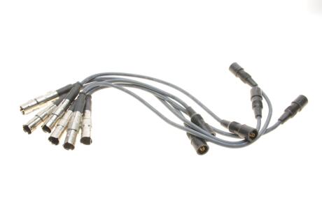 Комплект проводів запалювання AUDI 100 C4, 80 B4, A4 B5, A6 C4, A8 D2, CABRIOLET B3, COUPE B3 2.4/2.6/2.8 12.90-09.01 BOSCH 0 986 356 302