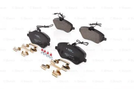 Комплект гальмівних колодок передн, CITROEN C5 III, C6 PEUGEOT 407, 607 1.6D-3.0 02.00- BOSCH 0 986 494 585