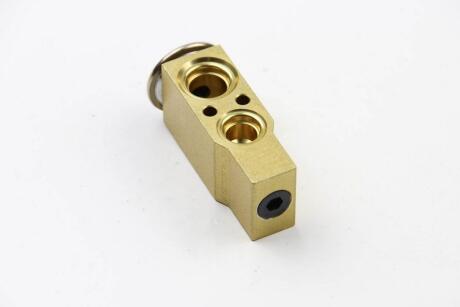 Розширювальний клапан RENAULT Kangoo 97-07, Megane II 03-09, Scenic II 03-09, Megane 96-03, Scenic I 97-03, FIAT Ducato 94-02, HONDA Accord CG/CH 98-02, KIA Cerato LD 04-08, CITROEN Berlingo 96-08, C5 01-08, OPEL Vivaro 01-14, Frontera B 98-03 CARGO 260220