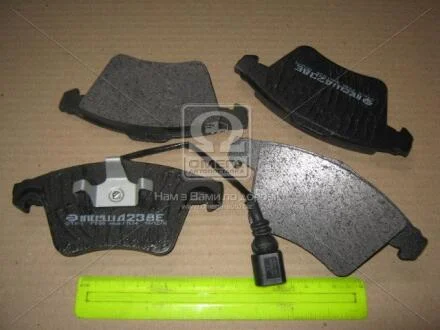 ГАЛЬМІВНІ КОЛОДКИ ПЕРЕДН. (З ДАТЧИКОМ) VW TRANSPORTER T5 04.03- DAFMI / INTELLI D238EI