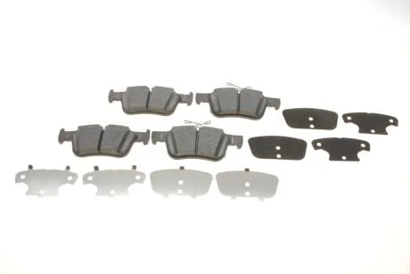 Комплект гальмівних колодок задн (з комплектуючими з шумопоглинаючою пластиною), FORD FOCUS IV, GALAXY III, MONDEO V, S-MAX FORD USA EDGE, FUSION 1.0-2.5 09.12- Delphi LP3151