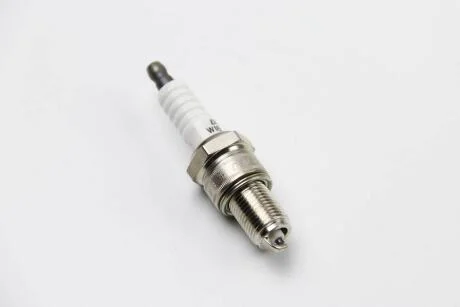 - Свічка запалювання DENSO W16EPR-U11
