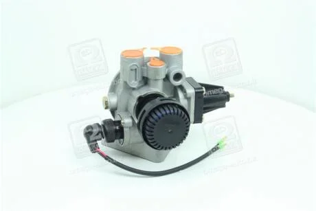 Кран осушувача повітря 4-виходу MB, MAN, IVECO, DAF (без фільтру) <ДК> Dk-Дорожная Карта 44180082