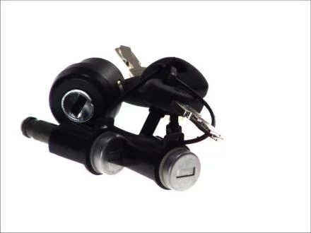 Комплект Личинок Замка / К-Т ЛИЧИНОК+КЛЮЧ.(2 ШТ ДВЕРНЫЕ+1 ШТ ЗАМОК ЗАЖИГ) SCANIA 4-СЕРИЯ DT 1.31920