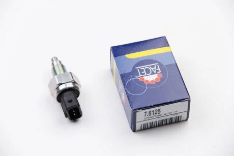 Датчик заднього ходу T4 90-03/Caddy II 95-04/Golf -02 FACET 7.6125