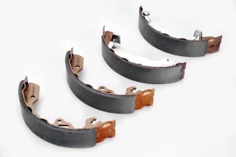 Комплект гальмівних колодок з 4 шт. барабанів FERODO FSB565