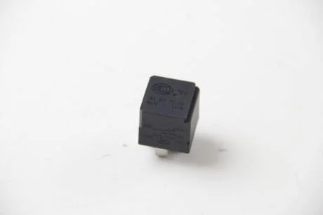 Реле універсальне (12В, 5/20/30А, кількість з\'єднань: 5) MERCEDES A (W169), A (W176), B SPORTS TOURER (W245), B SPORTS TOURER (W246, W242), C (CL203), C T-MODEL (S202), C T-MODEL (S203) 07.92- HELLA 4RD 007 794-021