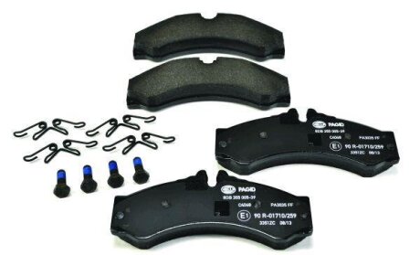Комплект гальмівних накладок, дискове гальмо HELLA 8DB 355 005-391
