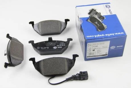 Гальмівні колодки пер. Caddy III/Golf V/Octavia/A3 03- (з датчиком) HELLA 8DB 355 008-551
