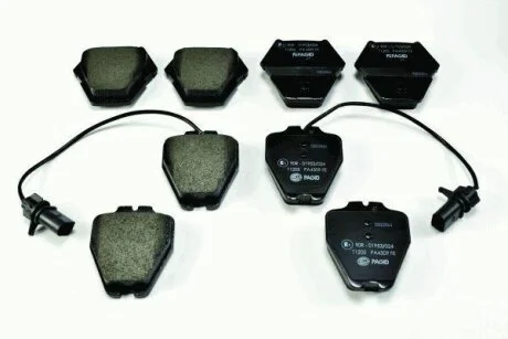 Комплект гальмівних накладок, дискове гальмо HELLA 8DB 355 009-031