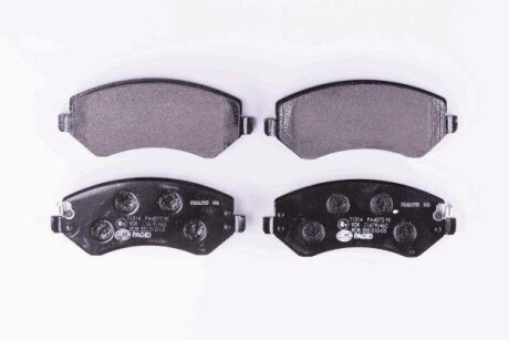 Комплект гальмівних накладок, дискове гальмо HELLA 8DB 355 010-051