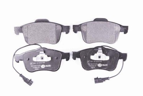 Комплект гальмівних накладок, дискове гальмо HELLA 8DB 355 015-531