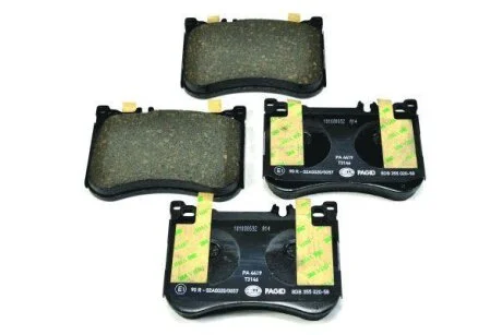 Комплект гальмівних накладок, дискове гальмо HELLA 8DB 355 020-581