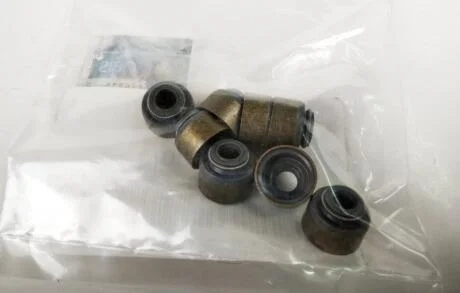 Сальник клапана двигуна 1.6MPI 16V G4ED, 1.8MPI 16V G4GB, 2.0MPI 16V G4GC, 2.7MPI 24V G6BA G6EA Hyundai Santa Fe 06-12, Hyundai Sonata NF 04-09, Kia Carens 02-06 Hyundai/Kia/Mobis 2222423500
