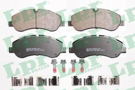 Комплект тормозных колодок, дисковый тормоз LPR 05P1786