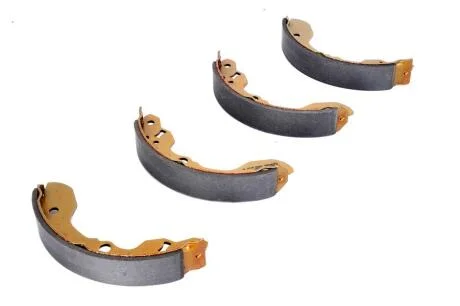 Гальмівна колодка GEO TRACKER SUZUKI CARRY, SUPER CARRY, VITARA 1.0-2.5 10.85-03.99 LPR 06880