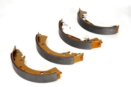 Комплект гальмівних колодок з 4 шт. барабанів LPR 08670