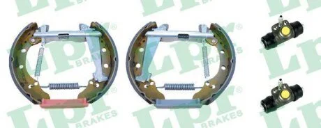 Комплект гальмівних колодок LPR OEK442