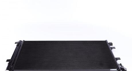 Радіатор кондиціонера MAHLE / KNECHT AC630000S
