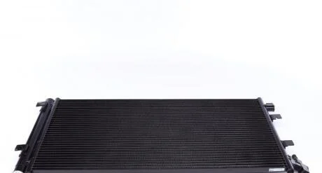 Радіатор кондиціонера MAHLE / KNECHT AC630000S