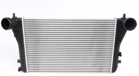 Інтеркулер MAHLE / KNECHT CI 83 000S