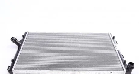 Радиатор охлаждения VW Caddy III 1.6/2.0TDI 10- (438x648x32) (ребра припаянные) MAHLE / KNECHT CR 1539 001S