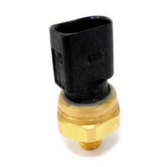 Датчик тиску палива AUDI A3, A8 D4, Q7 BENTLEY CONTINENTAL, CONTINENTAL FLYING SPUR, MULSANNE SEAT ALTEA SKODA OCTAVIA II, SUPERB II VW CADDY III, CADDY III/MINIVAN, CC B7, EOS 1.4-6.8 02.02- MEAT&DORIA 82392
