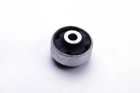 Сайлентблок нижнего рычага задний Audi A3,Skoda Octavia,VW Golf IV,New Beetle Metalcaucho 02963