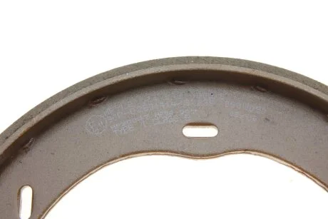 Колодки ручника MB Vito (W639) 03- (186x20) (с пружиной) MEYLE 014 533 0002/S