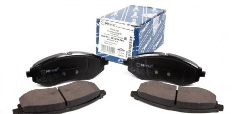 Комплект дисковых тормозных колодок MEYLE 025 239 7417