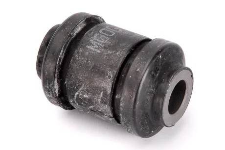 Сайлентблок переднього важеля з передньої сторони Лів/Прав (14,2x37x37/59,5 мм) CITROEN C4 AIRCROSS, C-CROSSER, C-CROSSER ENTERPRISE MITSUBISHI ASX, LANCER VIII, OUTLANDER II 1.5-3.0 11.06- MOOG PE-SB-7429