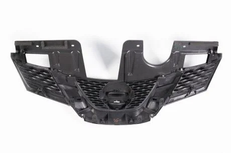 Решетка радиатора под камеру ROGUE 2014-2016 T32до рестайлинг. NISSAN 623104CE1B