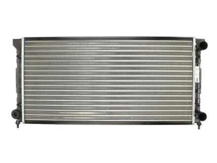 Радиатор охлаждения двигателя VW PASSAT -97 1.6-2.0 (630X320) NISSENS 651611