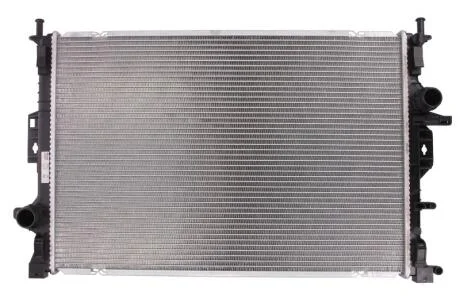 Радіатор охолоджування NISSENS 66863
