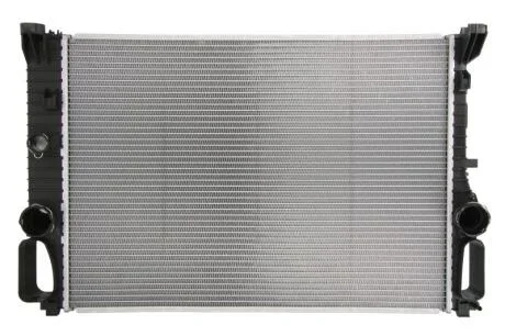 Радиатор охлаждения MB E-class (S211/W211) 1.8-5.0 02-10 NISSENS 67102A