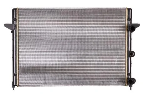 Радиатор системы охлаждения NISSENS 67303