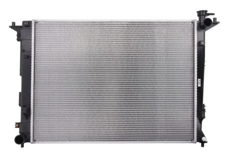 HYUNDAI Радіатор системи охолодження двигуна ix35, Tucson, Kia Sportage 1.6/2.0 09- NISSENS 675018